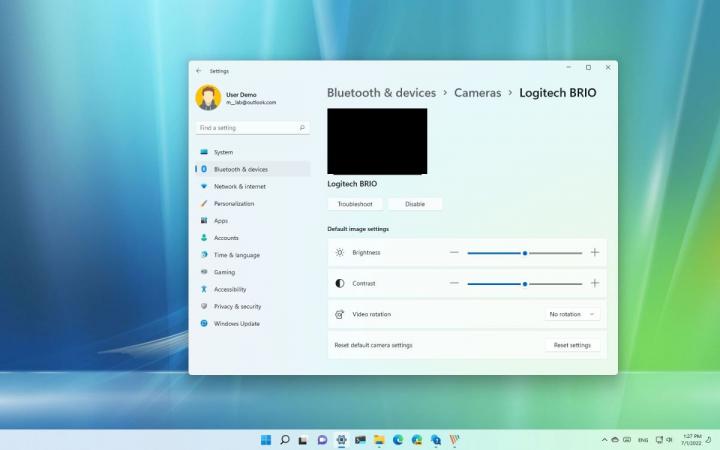 How to manage webcam settings on Windows 11